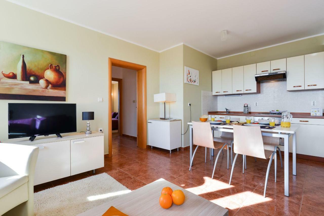 Cecilia Apartments Lun  Bagian luar foto